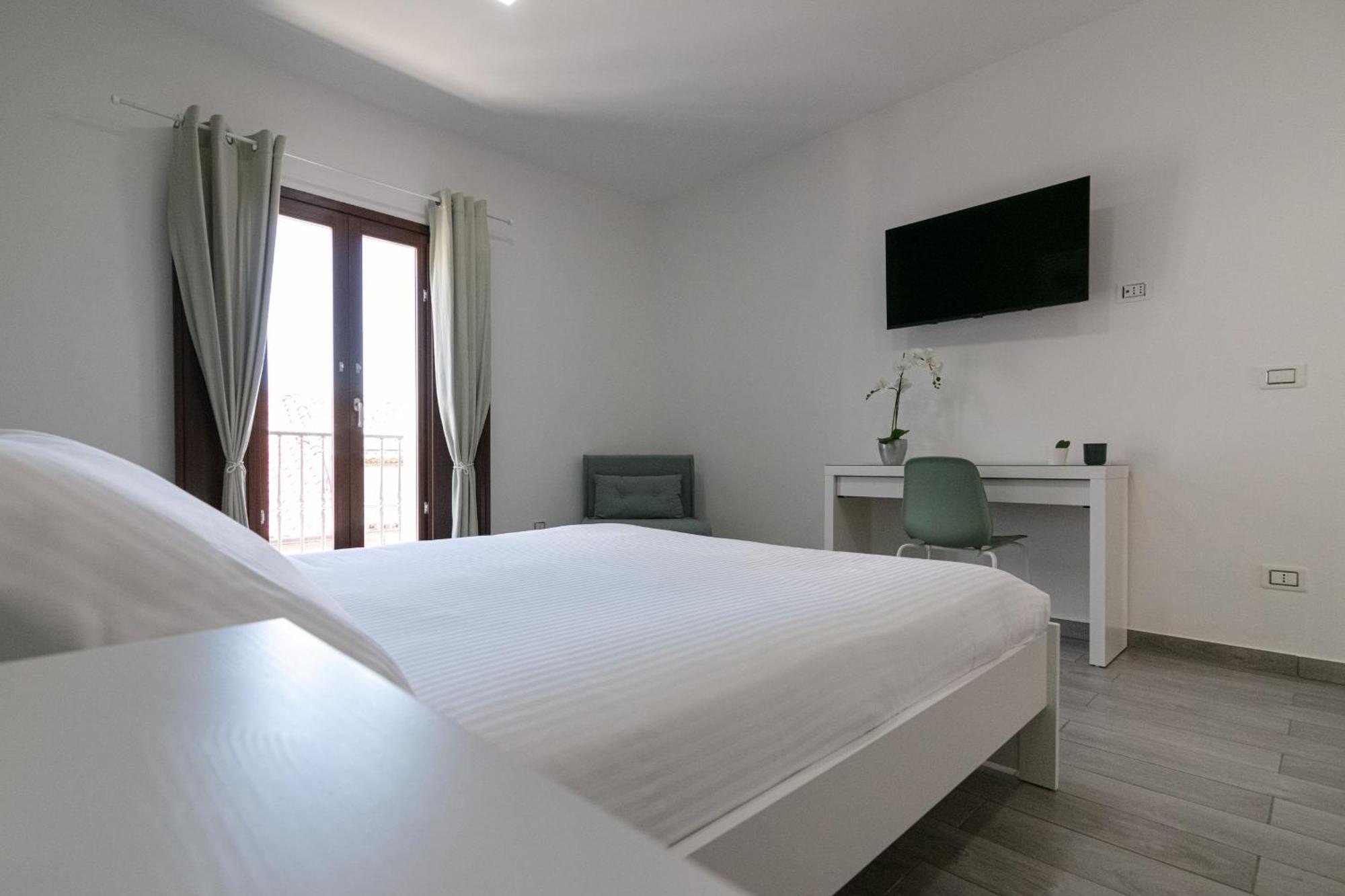 Dea Apartrooms Termoli Bagian luar foto