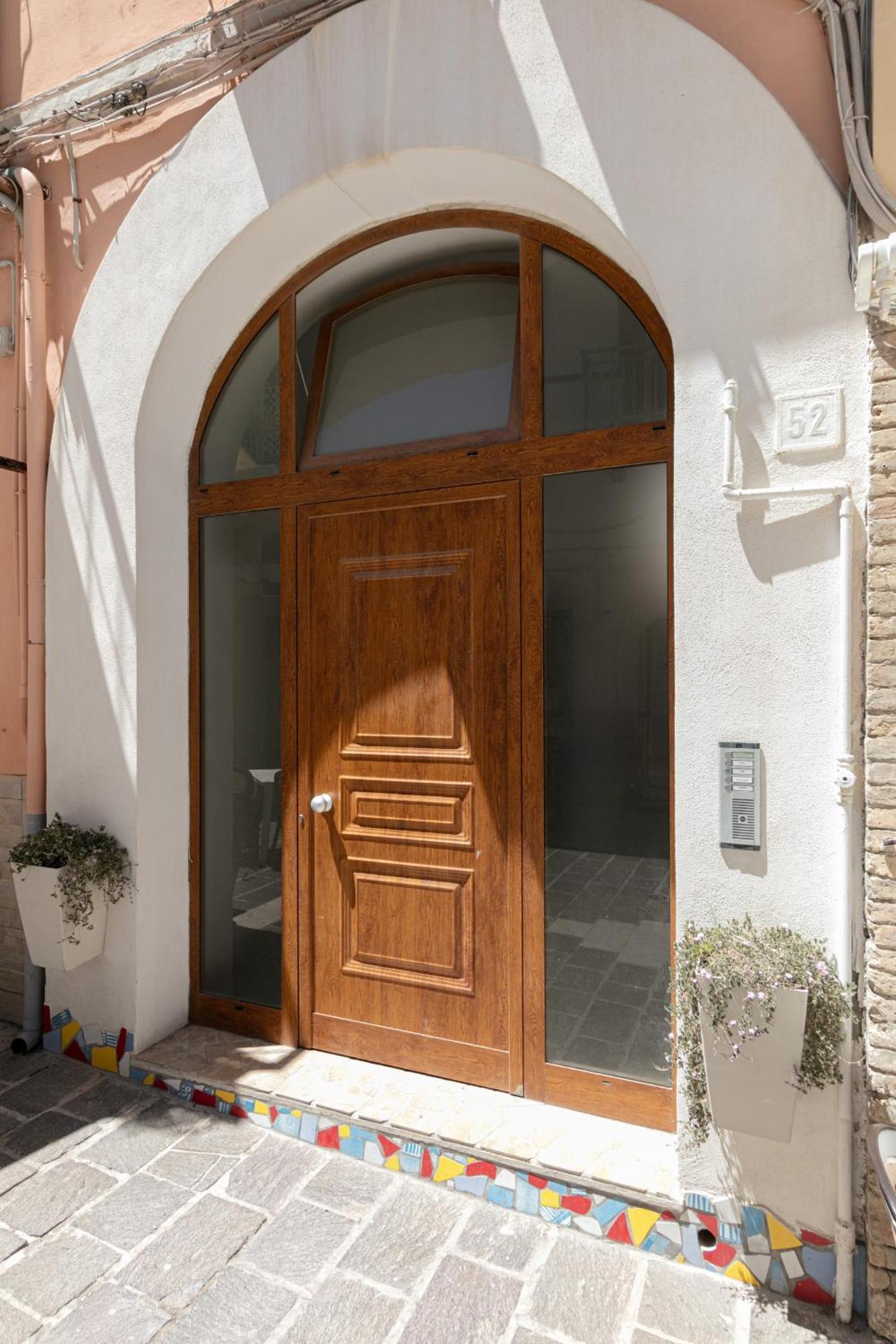 Dea Apartrooms Termoli Bagian luar foto