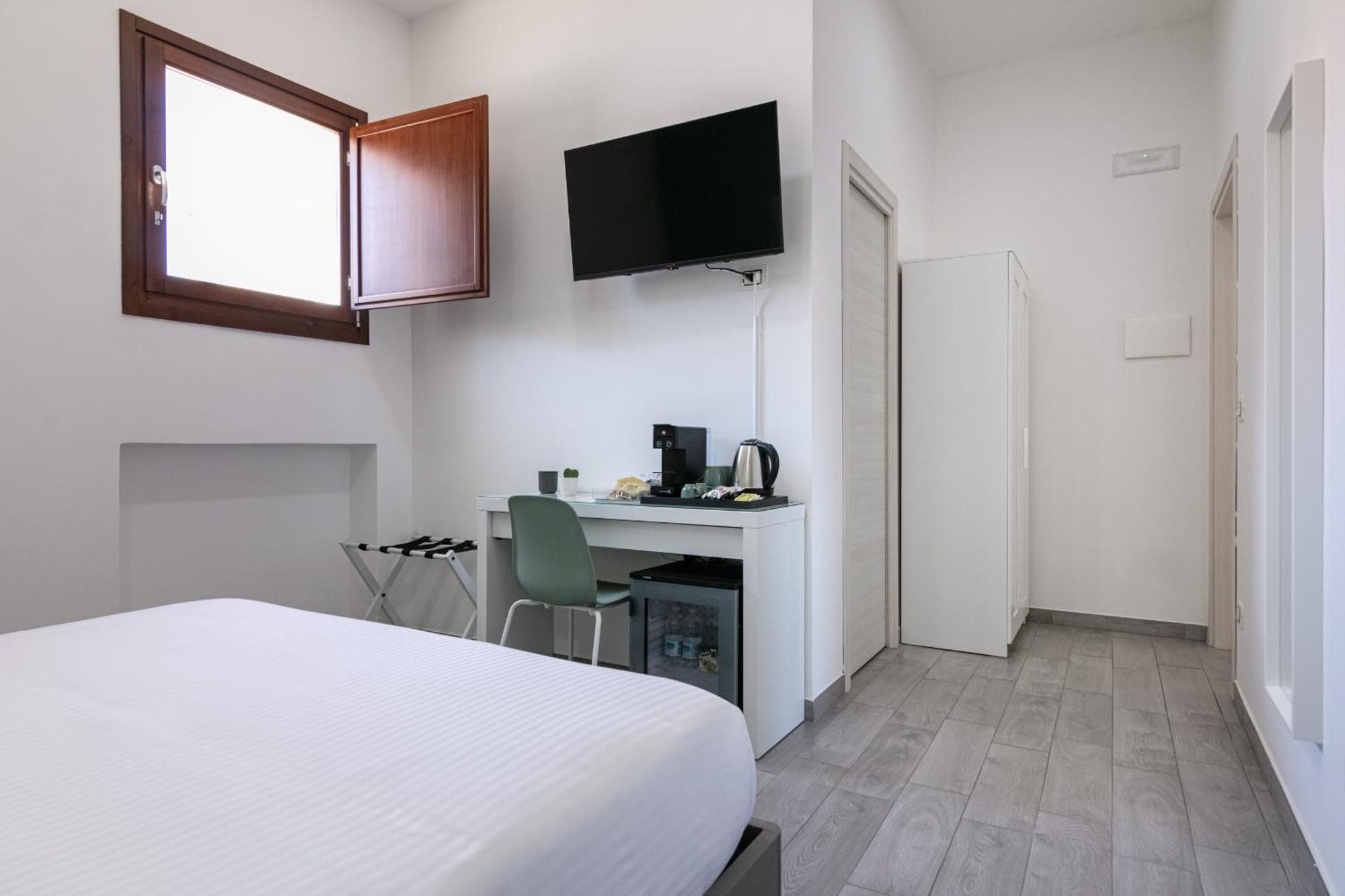 Dea Apartrooms Termoli Bagian luar foto