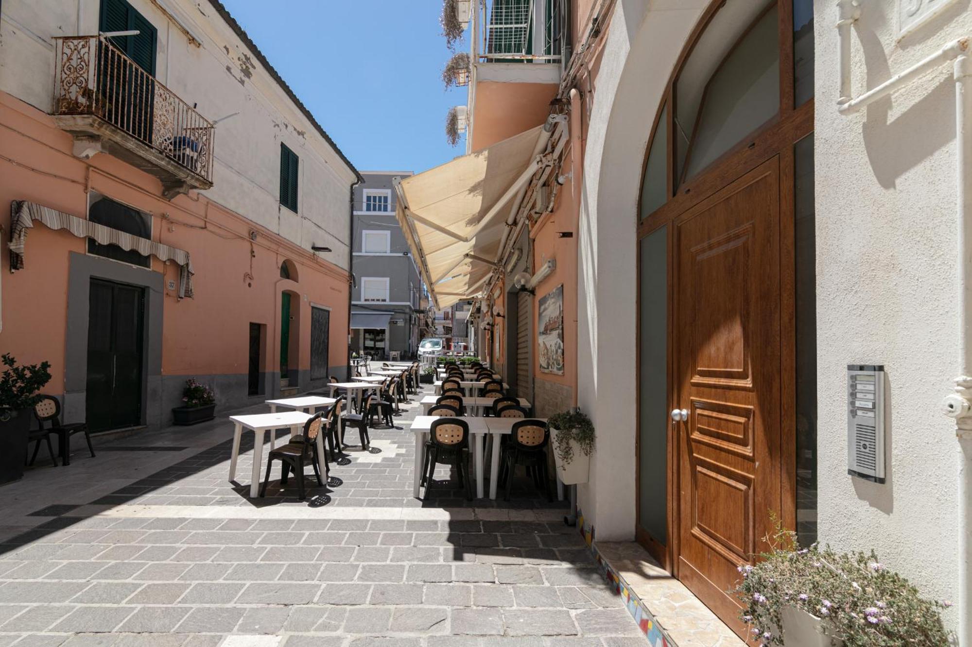 Dea Apartrooms Termoli Bagian luar foto